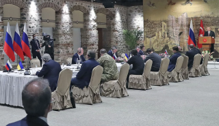 Πιο κοντά από ποτέ η συνάντηση Πούτιν-Ζελένσκι - Εγγυήσεις ασφαλείας από Ουκρανία, αποκλιμάκωση η Ρωσία