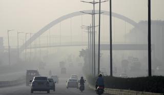 Ινδία: Κύμα ακραίου καύσωνα στο Νέο Δελχί, πυρκαγιές ξεσπούν σε χωματερές