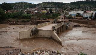 Κοντά στους 400 οι νεκροί από τις καταστροφικές πλημμύρες στη Νότια Αφρική