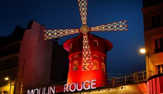 Με 1 δολάριο στο Airbnb μένετε στο μυστικό δωμάτιο του καμπαρέ Moulin Rouge