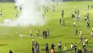 Τραγωδία στην Ινδονησία: Τουλάχιστον 125 νεκροί από επεισόδια σε ποδοσφαιρικό αγώνα