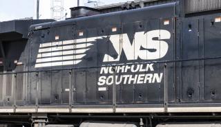 Norfolk Southern: «Καπνός» πάνω από 6,5 δισ. δολάρια κεφαλαιοποίησης μετά τον εκτροχιασμό τρένου στο Οχάιο