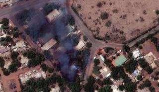 Αγωνία για τους Έλληνες στο Σουδάν: Ο Μπάιντεν ανακοίνωσε την εκκένωση της πρεσβείας των ΗΠΑ