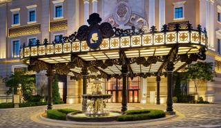 Tο μοναδικό ξενοδοχείο που έχει σχεδιάσει ο Karl Lagerfeld ανοίγει στο Μακάο