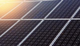 Ενέργεια: Πώς θα ξεκλειδώσουν νέες «πράσινες» επενδύσεις - «Κόφτης» στην παραγωγή φωτοβολταϊκών