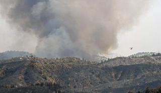 Πυρκαγιά στη Ρόδο: Ανεξέλεγκτη η φωτιά - Μήνυμα του 112 για εκκενώσεις χωριών και οικισμών