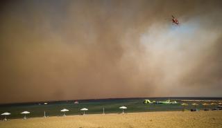 Πυρκαγιά στη Ρόδο: Συνεχίζονται οι προσπάθειες περιορισμού των μετώπων - Εκκενώσεις οικισμών στην Κάρυστο