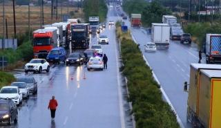Διακοπή κυκλοφορίας στην εθνική οδό Αθηνών-Θεσσαλονίκης στο ύψος της Λάρισας