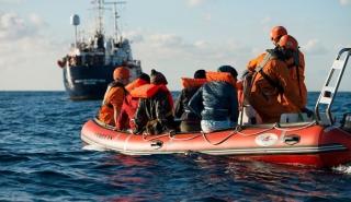Ιταλία: Το πλοίο Ocean Viking της SOS Méditerranée διέσωσε 244 μετανάστες στα ανοιχτά της Λιβύης