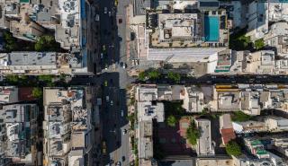 Ακίνητα: Ράλι διαρκείας στις τιμές και τις μεταβιβάσεις – «Χρυσάφι» κοστίζει μια θέση πάρκινγκ στο κέντρο της Αθήνας