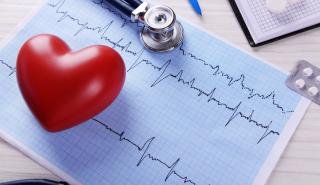 Οι διαφορές ανδρικής και γυναικείας καρδιάς – Τα συμπτώματα που «ξεγελούν» τις γυναίκες