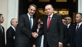 Κυβερνητικές πηγές: Γιατί είναι σημαντική η Διακήρυξη Φιλίας Ελλάδας-Τουρκίας