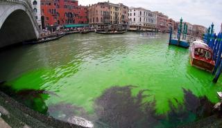 Για σειρά αδικημάτων κατηγορούνται οι ακτιβιστές που «έβαψαν πράσινη» τη λιμνοθάλασσα της Βενετίας