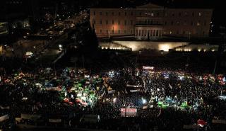 Τα τρακτέρ «κατέκλυσαν» το κέντρο της Αθήνας: «Αγώνας για να μείνουμε στη γη μας» - Χιλιάδες αγρότες στο Σύνταγμα
