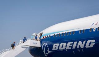 Έκτακτη προσγείωση για αεροσκάφος της Boeing με 468 επιβαίνοντες στην Ινδονησία