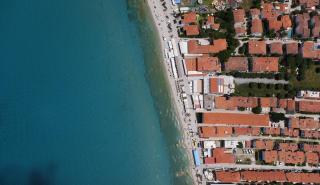 Παραλίες: Στη Χαλκιδική οι πρώτοι έλεγχοι με drones – Nέοι κανόνες, υποχρεώσεις και ποινές