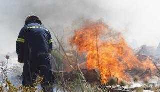 Πυρκαγιά στο Μαύρο Λιθάρι - Μήνυμα 112 στους κατοίκους της Σαρωνίδας, άνοιξε η Αθηνών - Σουνίου