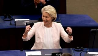 Ούρσουλα φον ντερ Λάιεν: Η στήριξη των Πράσινων ξεκλείδωσε τη δεύτερη θητεία - Έλαβε 401 ψήφους από το Ευρωκοινοβούλιο