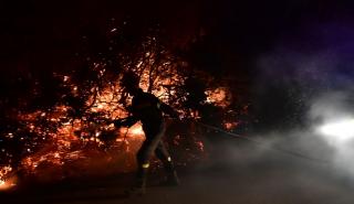 Δεύτερη νύχτα αγωνίας στην Αττική: Μάχη με διάσπαρτες εστίες