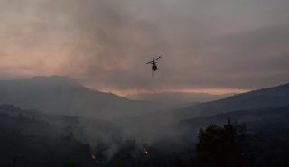 Αμαλιάδα: Οι βροχοπτώσεις βοηθούν τις πυροσβεστικές δυνάμεις που επιχειρούν στην φωτιά στο Γεράκι 