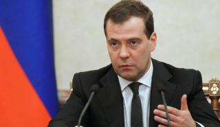Ο Μεντβέντεφ απειλεί για χρήση πυρηνικών όπλων στις περιοχές της Ουκρανίας που ελέγχει η Ρωσία