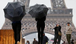 Γιατί οι πλούσιοι Αμερικανοί ακυρώνουν τα ταξίδια τους στο Παρίσι