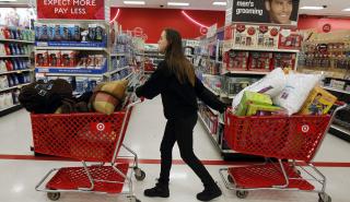 ΗΠΑ: Υποχώρησε η καταναλωτική εμπιστοσύνη τον Ιανουάριο - Οι προθέσεις αγορών παραμένουν ισχυρές
