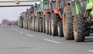 Αγρότες με τρακτέρ σε κεντρικούς δρόμους της Καρδίτσας