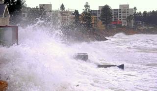 Ακραία καιρικά φαινόμενα στην Αυστραλία - Τουλάχιστον 9 νεκροί - Εντολή εκκένωσης στις ανατολικές ακτές