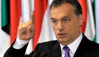 Ουγγαρία: Ο Ορμπάν υπερασπίζεται τον νόμο που στοχοποιεί την ομοφυλοφιλία