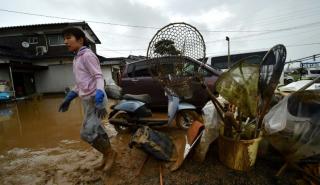 Ιαπωνία: Η τροπική καταιγίδα Λαν σαρώνει το δυτικό τμήμα της χώρας