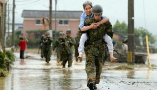 Σφοδρές βροχοπτώσεις στην Ιαπωνία: Τρεις άνθρωποι αγνοούνται, δεκάδες εγκαταλείπουν τα σπίτια τους