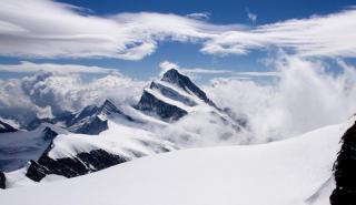 Ελβετία: 2 νεκροί και 9 τραυματίες από πτώση πάγου στις Άλπεις