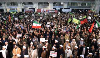 Ιράν: Συγκρούσεις στη γενέτειρα της Μαχσά Αμινί – Διεκόπη η πρόσβαση στο διαδίκτυο