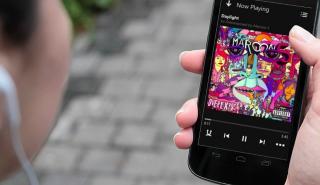 Spotify και Apple Music κινούν τη μουσική βιομηχανία