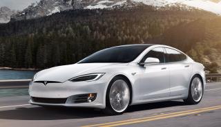 Η Tesla ανακαλεί 123.000 Model S