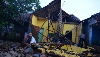Ινδονησία: Σεισμική δόνηση 7,3 βαθμών Ρίχτερ - Λήξη της προειδοποίησης για τσουνάμι
