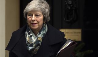 Μέι: Πιθανή παράταση του Brexit δεν αποκλείει έξοδο χωρίς συμφωνία