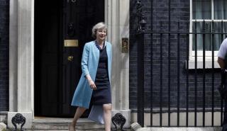Την παραίτηση της Τερέζας Μέι ζητά το 82% των Συντηρητικών στη Βρετανία