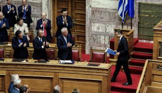 Προγραμματικές δηλώσεις: Η ήπια κόντρα Μητσοτάκη - Τσίπρα, τα «ντεμπούτα» και οι… απουσίες