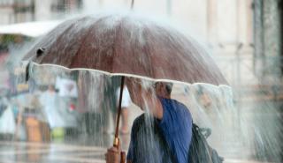 Σε ισχύ το έκτακτο δελτίο της ΕΜΥ: Βροχές και καταιγίδες την Πέμπτη