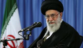 «Καζάνι που βράζει» το Ιράν - Διαδηλωτές ζητούν την παραίτηση του Χαμενεΐ