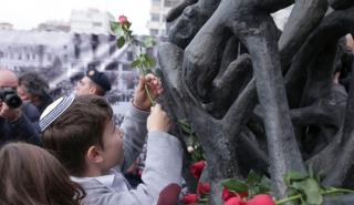 Διεθνής Ημέρα Μνήμης Θυμάτων Ολοκαυτώματος - Γκουτέρες: Η σιωπή μπροστά στο μίσος είναι συνενοχή