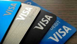 Αυξήσεις στις προμήθειες χρεωστικών και πιστωτικών καρτών σχεδιάζουν Visa και Mastercard