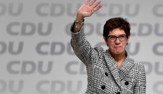 Τέλος από την ηγεσία του CDU η Καρενμπάουερ