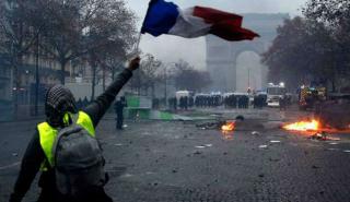 Γαλλία: Συγκρούσεις μεταξύ αστυνομικών και διαδηλωτών για το συνταξιοδοτικό