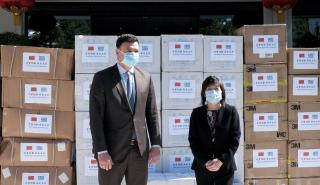 Κορονοϊός: Δωρεά στην Ελλάδα 50.000 μάσκες από την Κίνα