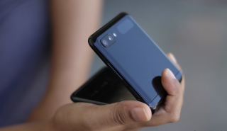 Φθηνότερο αναδιπλούμενο smartphone ετοιμάζει η Samsung