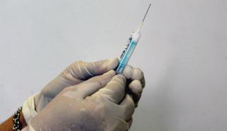 «Βαρύς ο πέλεκυς» στην Ουκρανία για όσους χρησιμοποιούν ή κατασκευάζουν πλαστά πιστοποιητικά εμβολιασμού