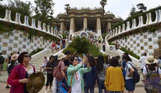 Η Ισπανία υποδέχθηκε αριθμό-ρεκόρ 85,1 εκατ. ξένων τουριστών το 2023
